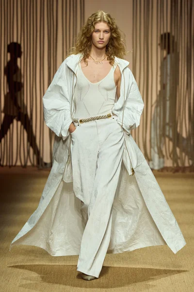 Look 5
